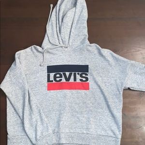 levi’s sweatshirt